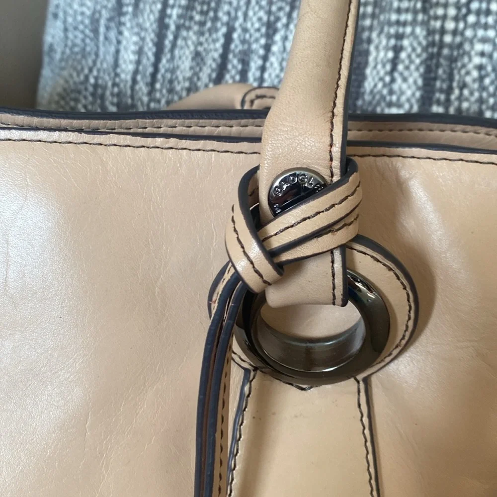 Badgley Mischka beige leather handbag - Picture 6 of 10